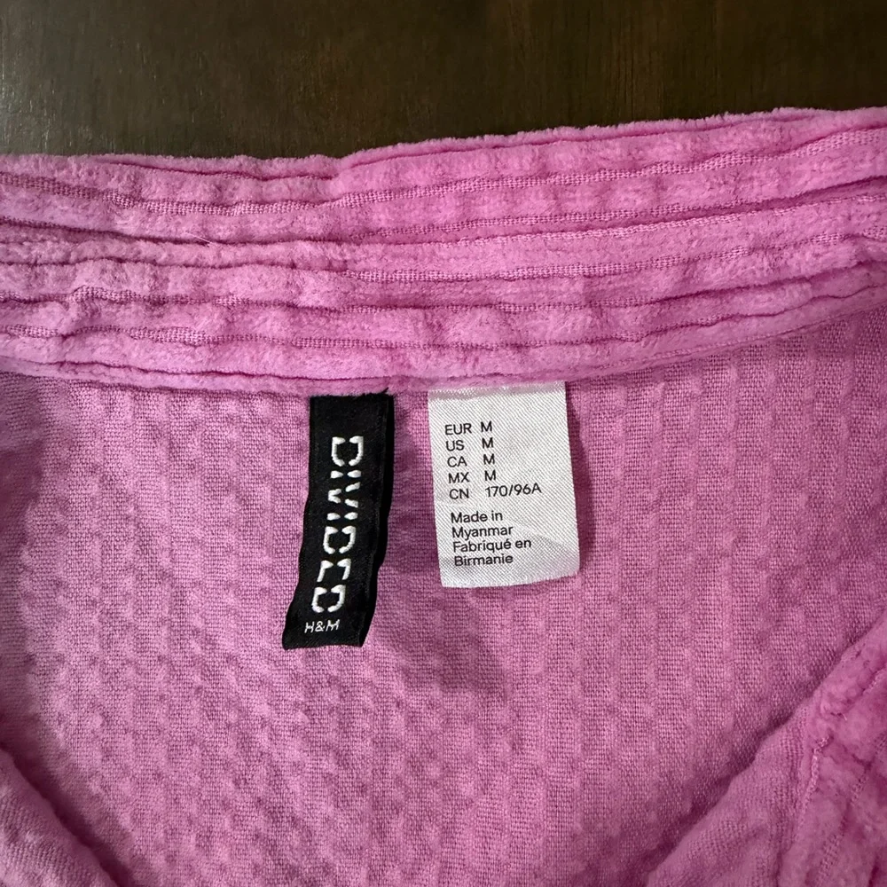H&M Pink Textured Shirt - Picture 2 of 2